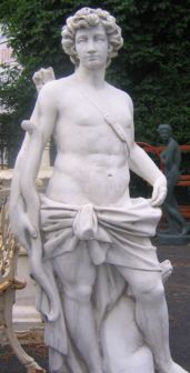 statue