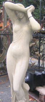 statue