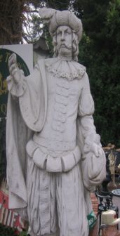 statue